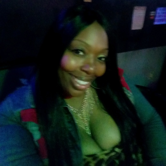 Meet your Posher, Latoya - Picture 1 of 1